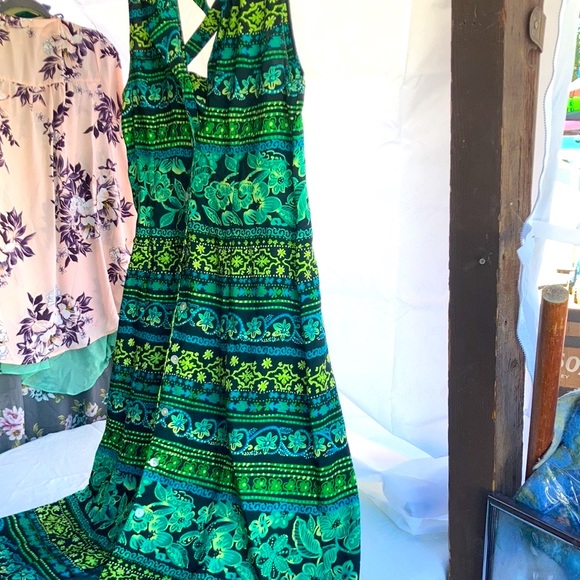 Floor length sleeveless dress - Picture 2 of 5